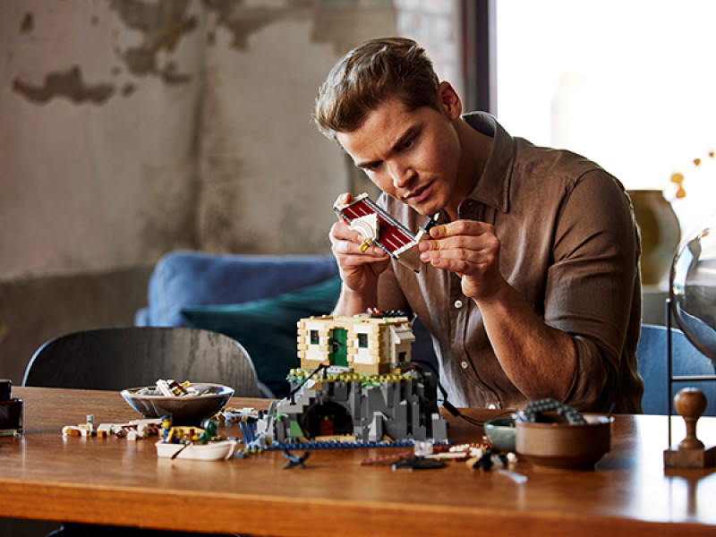 LEGO® Ideas 21335 Motorisierter Leuchtturm